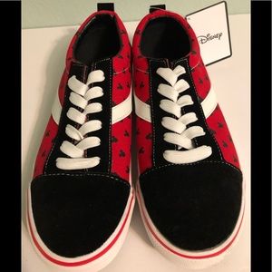 Disney Unisex black red sneaker 5/3
